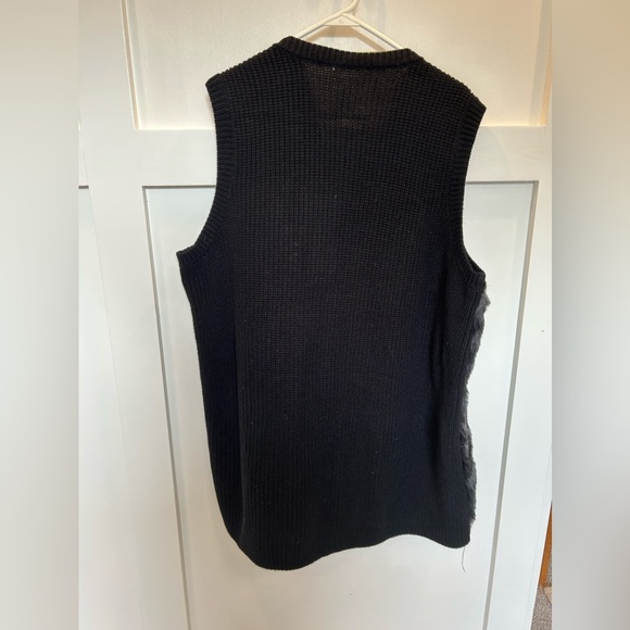 Womans faux fur vest. Black, size 2xl. - Picture 2 of 4